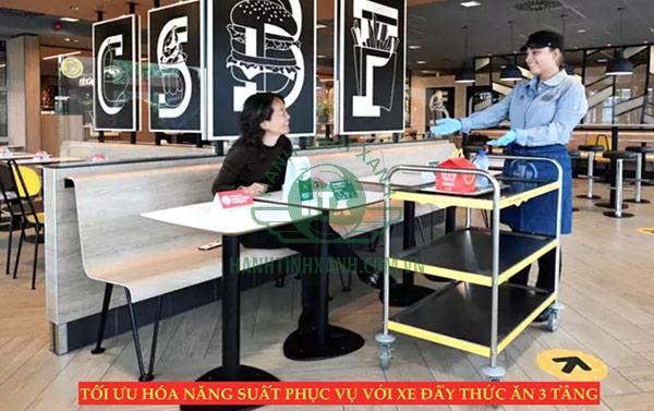 Nếu nhà hàng muốn nâng tầm phong cách phục vụ chuyên nghiệp nên mua xe đẩy phục vụ bàn