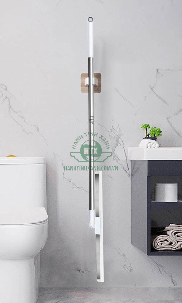 Bảo quản cây gạt nước sàn nhà bằng cách treo lên