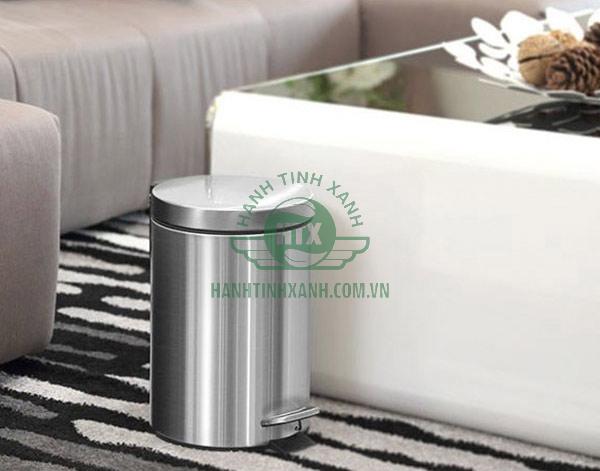 Thùng rác đạp chân bằng Inox có vẻ ngoài đẹp