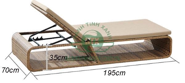 Giường hồ bơi có kích thước lớn đảm bảo nằm thoải mái