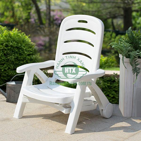 Ghế bể bơi thích hợp cho không gian nhỏ như bể bơi gia đình