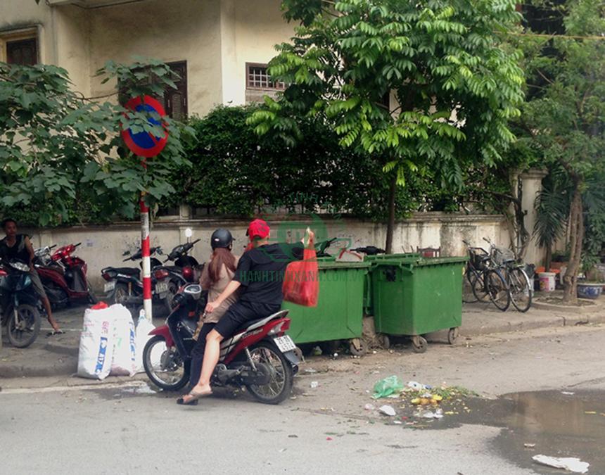 Thực trạng có thùng rác cũng như không tại Việt Nam