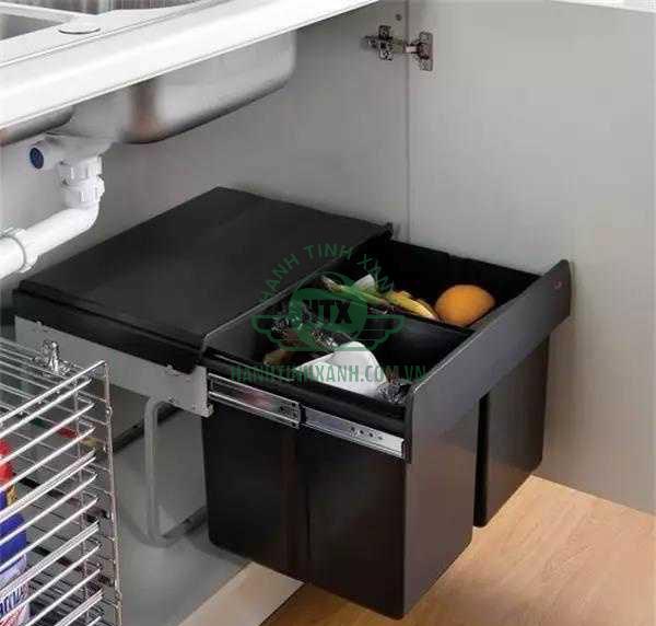 Thùng rác âm tủ độc lập thường đặt ngay cạnh chậu rửa