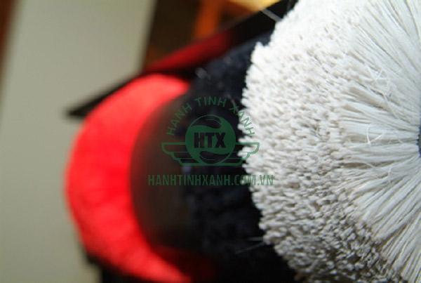 Chổi đánh giày là vật dụng cần thay mới thường xuyên