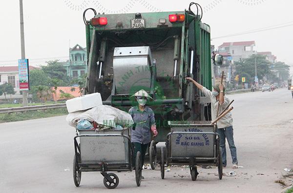 Tiện ích của xe gom rác đẩy tay mà xe gom rác cơ giới không có được