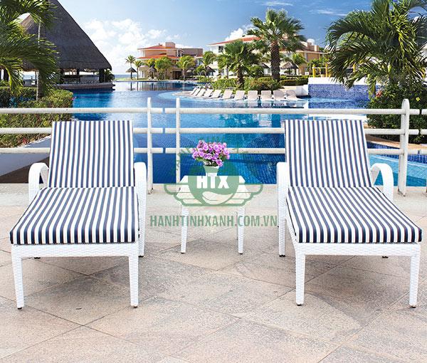Những dòng đệm màu sắc sẽ làm ghế hồ bơi bắt mắt hơn