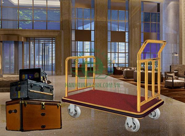Xe kéo hành lý nhập khẩu giá thành đắt đỏ
