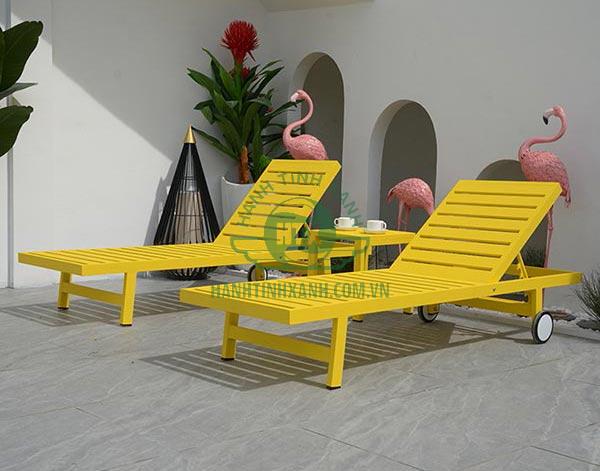 Nhờ bánh xe khi đẩy, di chuyển ghế hồ bơi sẽ đỡ tốn sức hơn