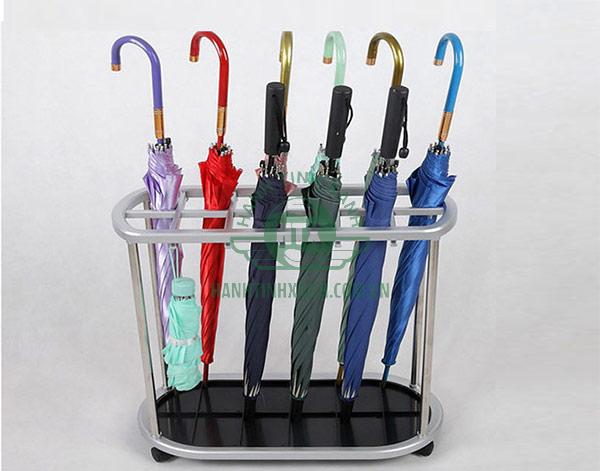 Hướng dẫn cách vệ sinh giá để ô inox sạch