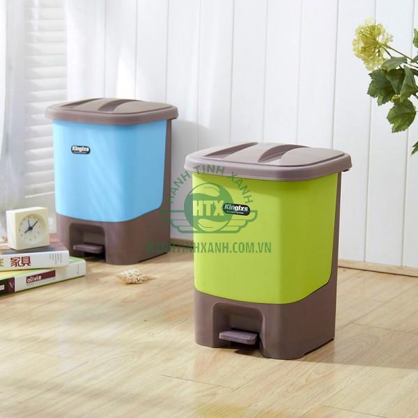 Thùng rác nhựa đạp chân cũng là lựa chọn của nhiều người nội trợ