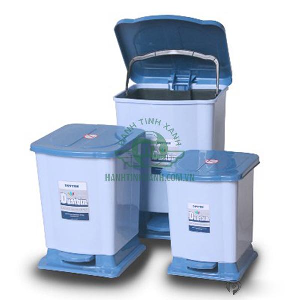 Vì sao nên dùng thùng rác nhựa đạp chân