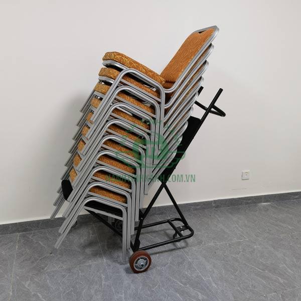 Sử dụng xe đẩy ghế đúng với tải trọng sẽ giúp xe bền hơn