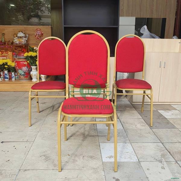 Mẫu ghế banquet sử dụng nhiều tại nhà hàng nặng khoảng 7kg