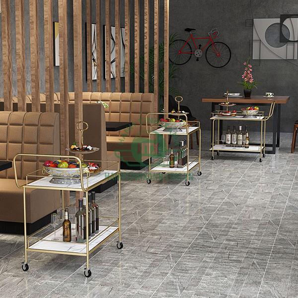 Xe đẩy rượu khung inox phù hợp với những không gian mang sắc màu hiện đại