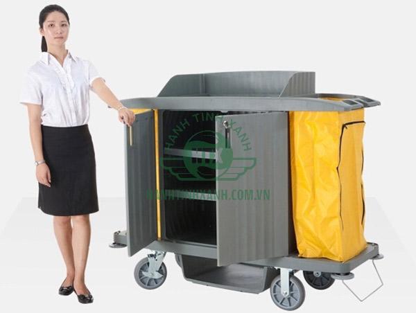 Việc mở - đống cánh cửa trên xe làm buồng liên tục cũng rất bất tiện