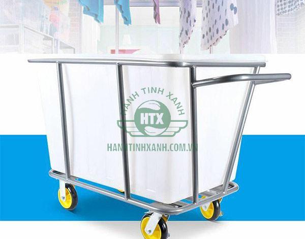 Mẫu xe giặt là bằng nhựa màu trắng