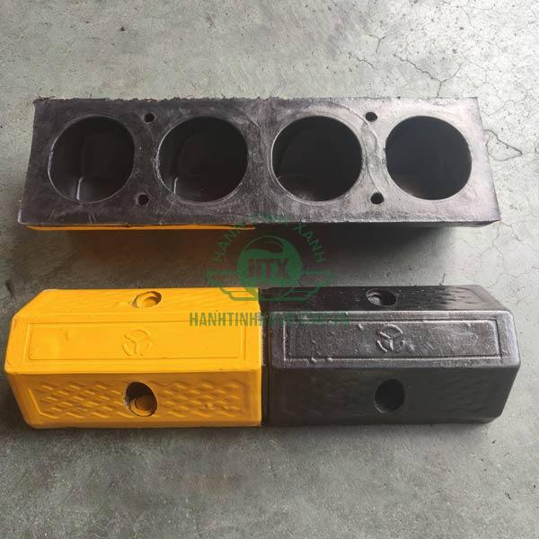 Hình ảnh cục chặn bánh xe tải bằng cao su chụp tại kho Hành Tinh Xanh