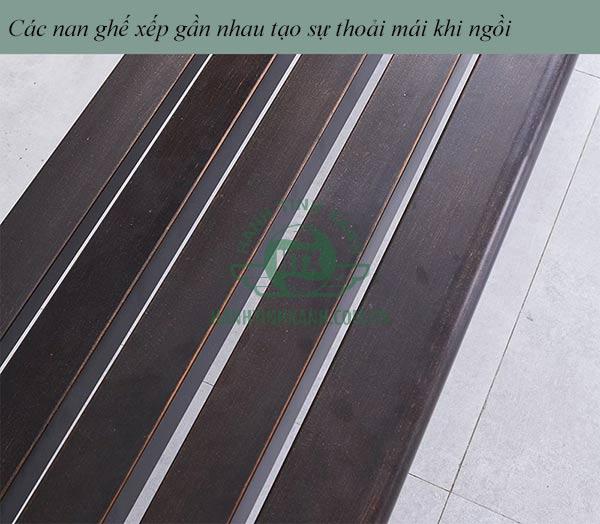 Mặt ghế ngồi là các nan thẳng
