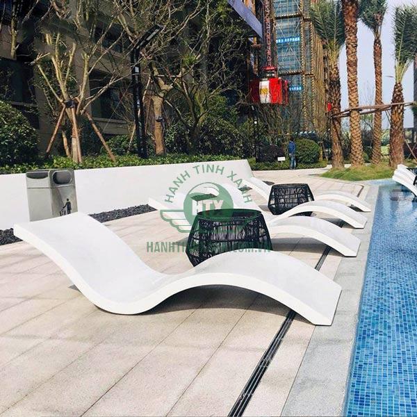 Ghế hồ bơi bằng nhựa composite tạo hình chữ S