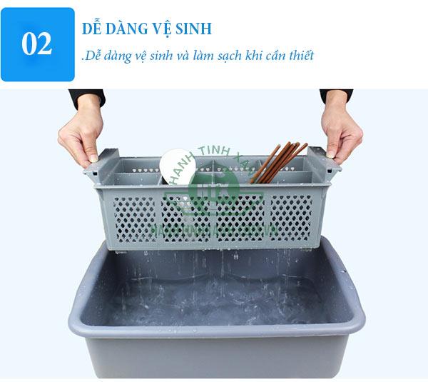 Khay nhựa thiết kế đơn giản, dễ vệ sinh