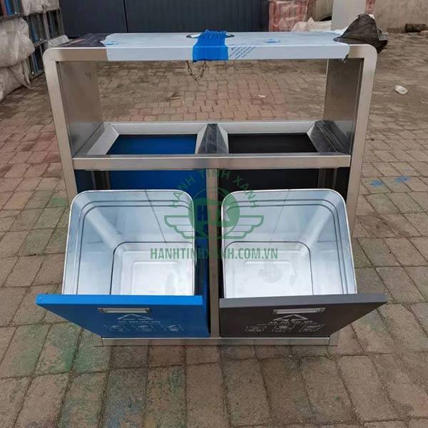 Thùng tôn hoa chứa rác trực tiếp bên trong