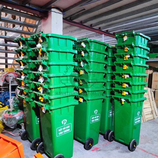 Chuẩn bị thùng rác 240L bàn giao cho khu du lịch Đồi Rồng - Hải Phòng