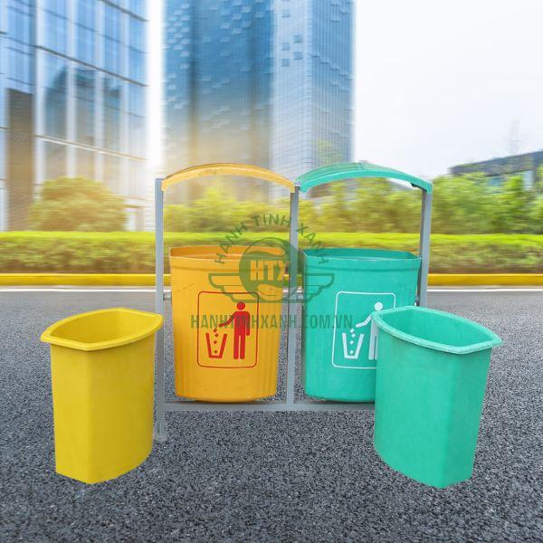 Các ngăn thùng rác có thể tháo rời, thuận tiện khi thu gom rác