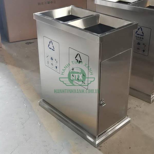 Hình ảnh thùng rác đôi bằng inox được lắp đặt hoàn chỉnh ở kho Hành Tinh Xanh