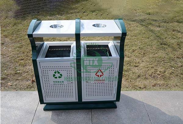 Thùng rác ngoài trời có khay gạt tàn
