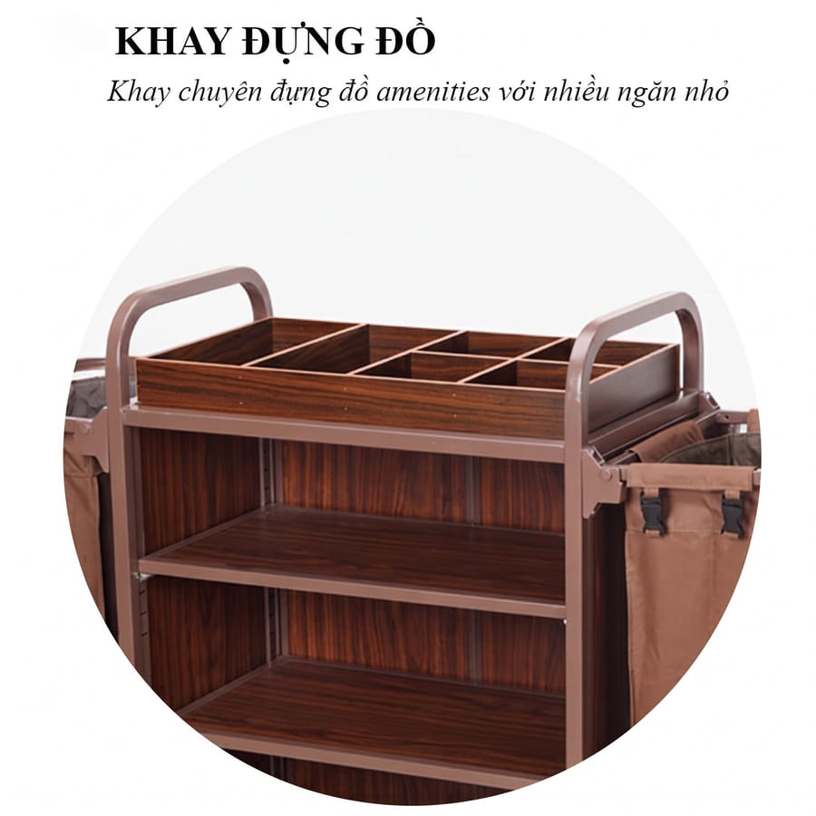 Khay gỗ đựng đồ amenities đặt trên xe làm buồng