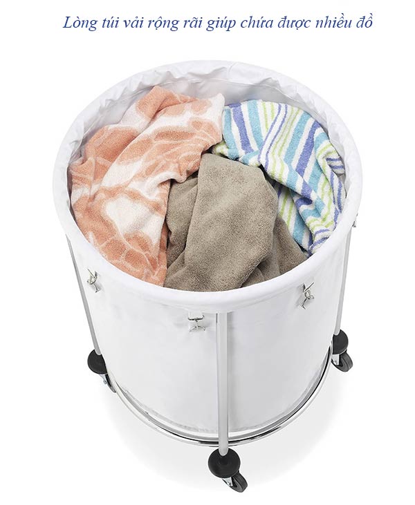Lòng túi rộng nên chứa được nhiều đồ