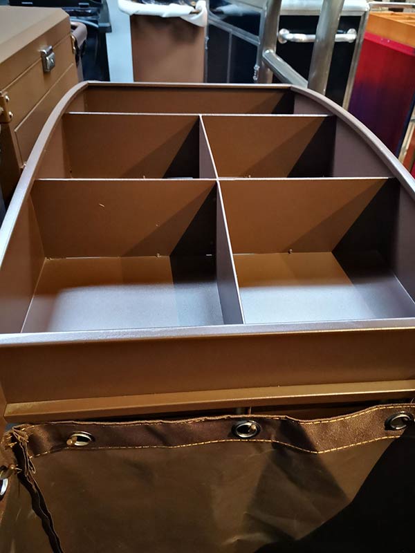 Cận cảnh khay đựng đồ amenities