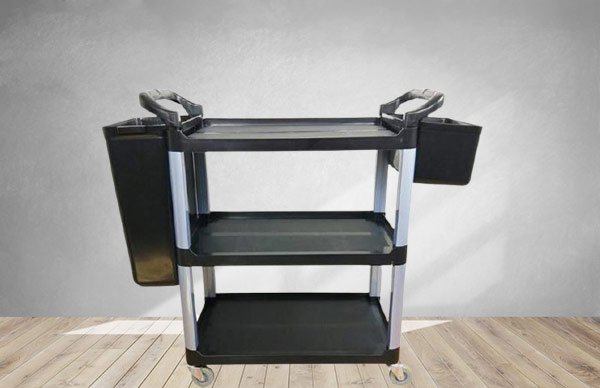 Xô nhựa nhỏ và lớn treo lên xe đẩy 3 tầng dọn bàn