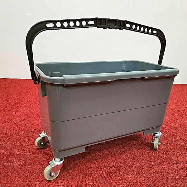 Hình ảnh thực tế xô lau gương kính chuyên dụng