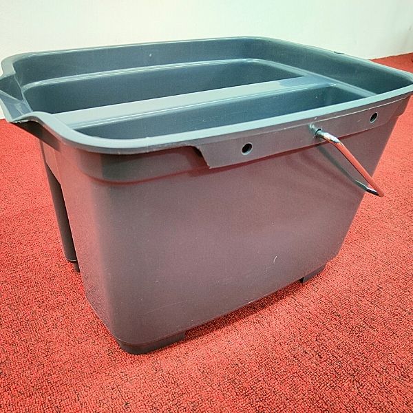 Hình ảnh thực tế xô đựng nước lau kính hai ngăn